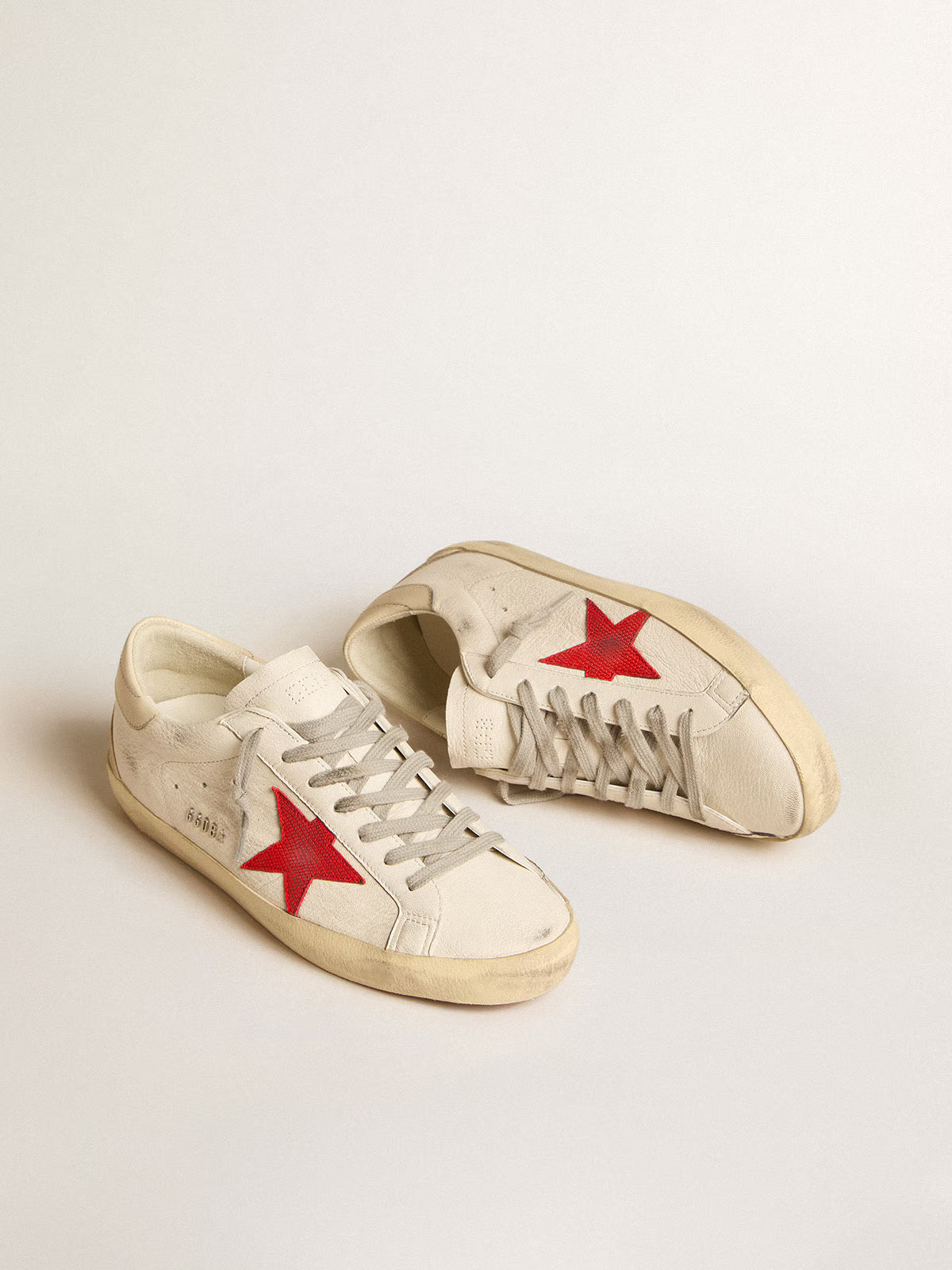 Super-Star pour homme en nappa avec étoile rouge et contrefort en cuir crème
