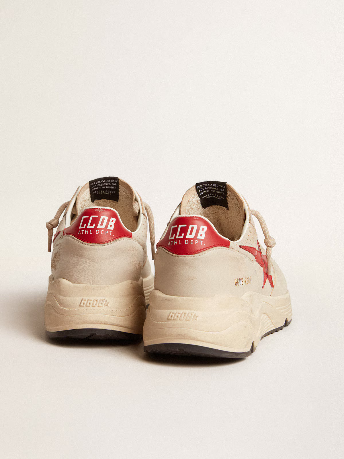 Running Sole en nappa gris avec étoile et contrefort en nappa rouge
