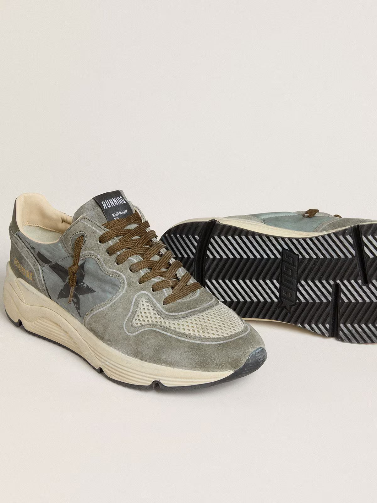 Running Sole Homme en nylon bleu ciel avec étoile noire et contrefort en cuir vert