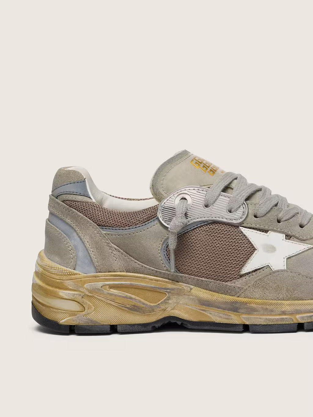 Dad-Star pour homme en cuir velours gris tourterelle et résille argentée avec étoile en cuir blanc et contrefort en cuir velours