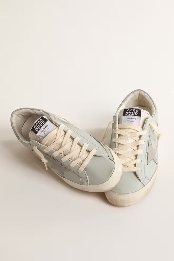 Super-Star femme en cuir nappa bleu avec étoile et empiècement arrière en cuir gris