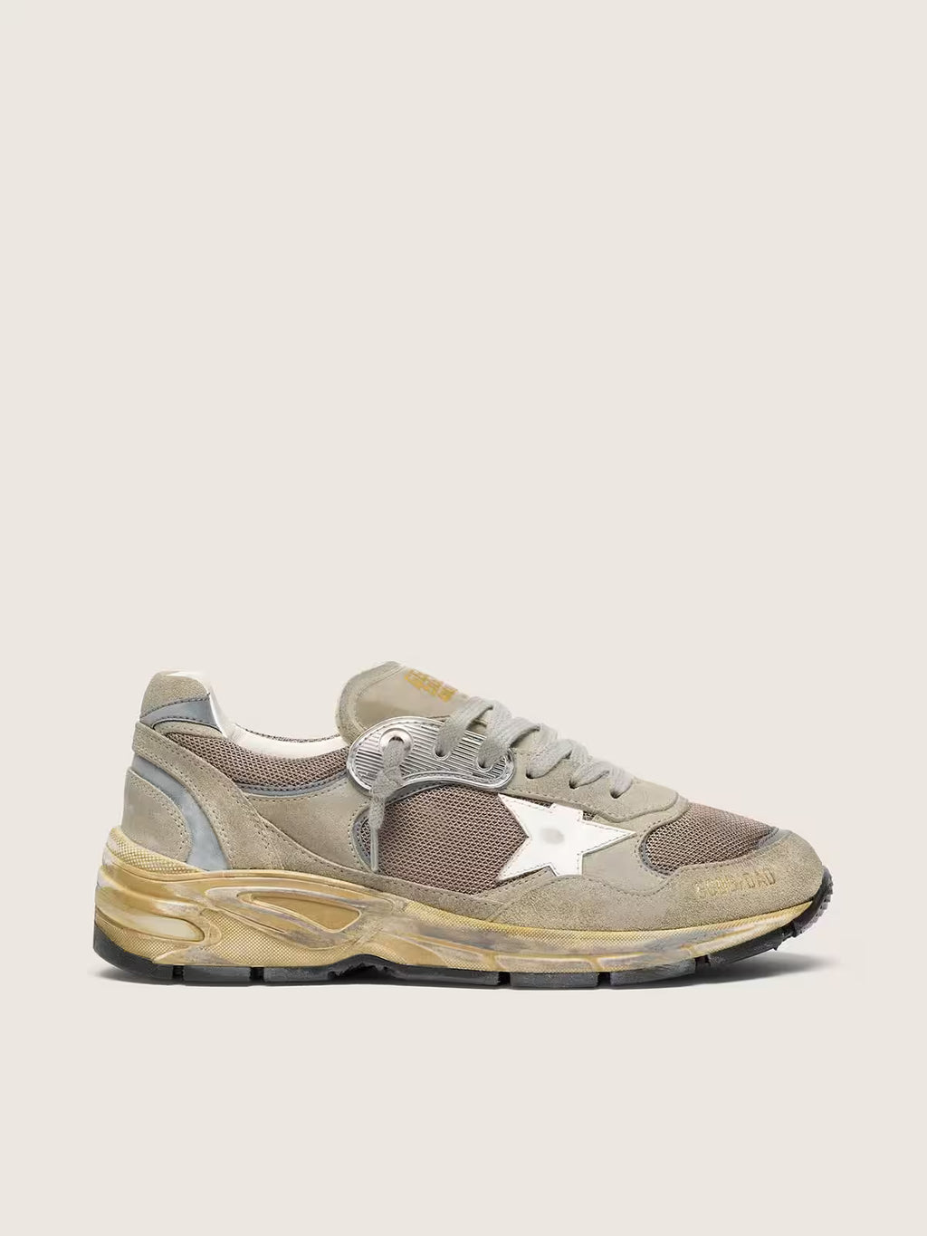 Dad-Star pour femme en cuir velours gris tourterelle et résille argentée avec étoile en cuir blanc et contrefort en cuir velours