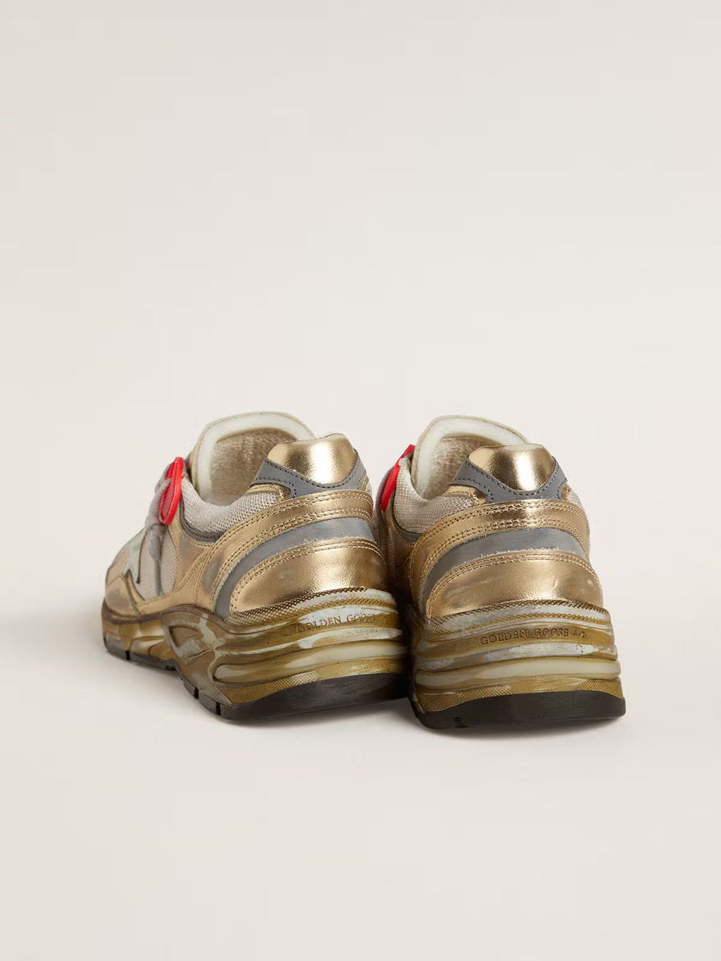 Dad-Star pour femme en résille et cuir lamé doré avec étoile en cuir blanc